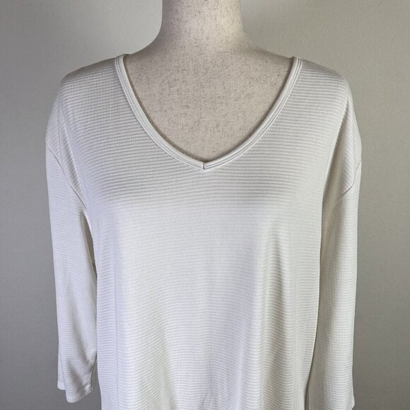 Seg'ments Essentials for Women Top XXL White Textured V Neck Soft Modal Tencel - Picture 2 of 15